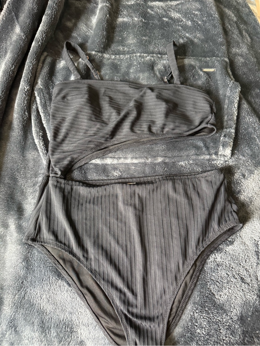 One-Piece Ribbed Black Swimsuit